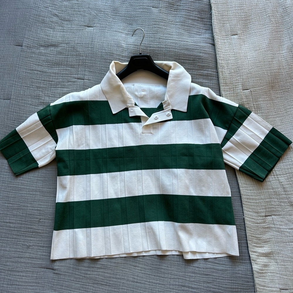 Beautiful men’s Jacquemus polo shirt. Cropped fit